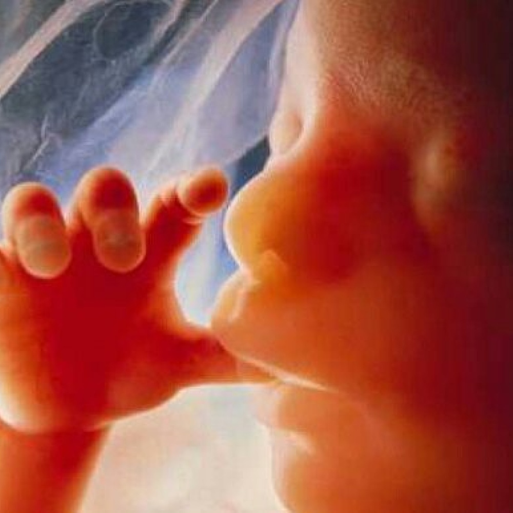 إحذرن.. مستحضرات "حب الشباب" تسبب تشوه الأجنة