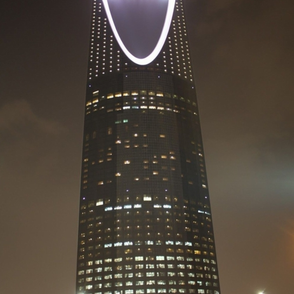 لماذا تسلق شاب سعودي برج المملكة في رمضان؟