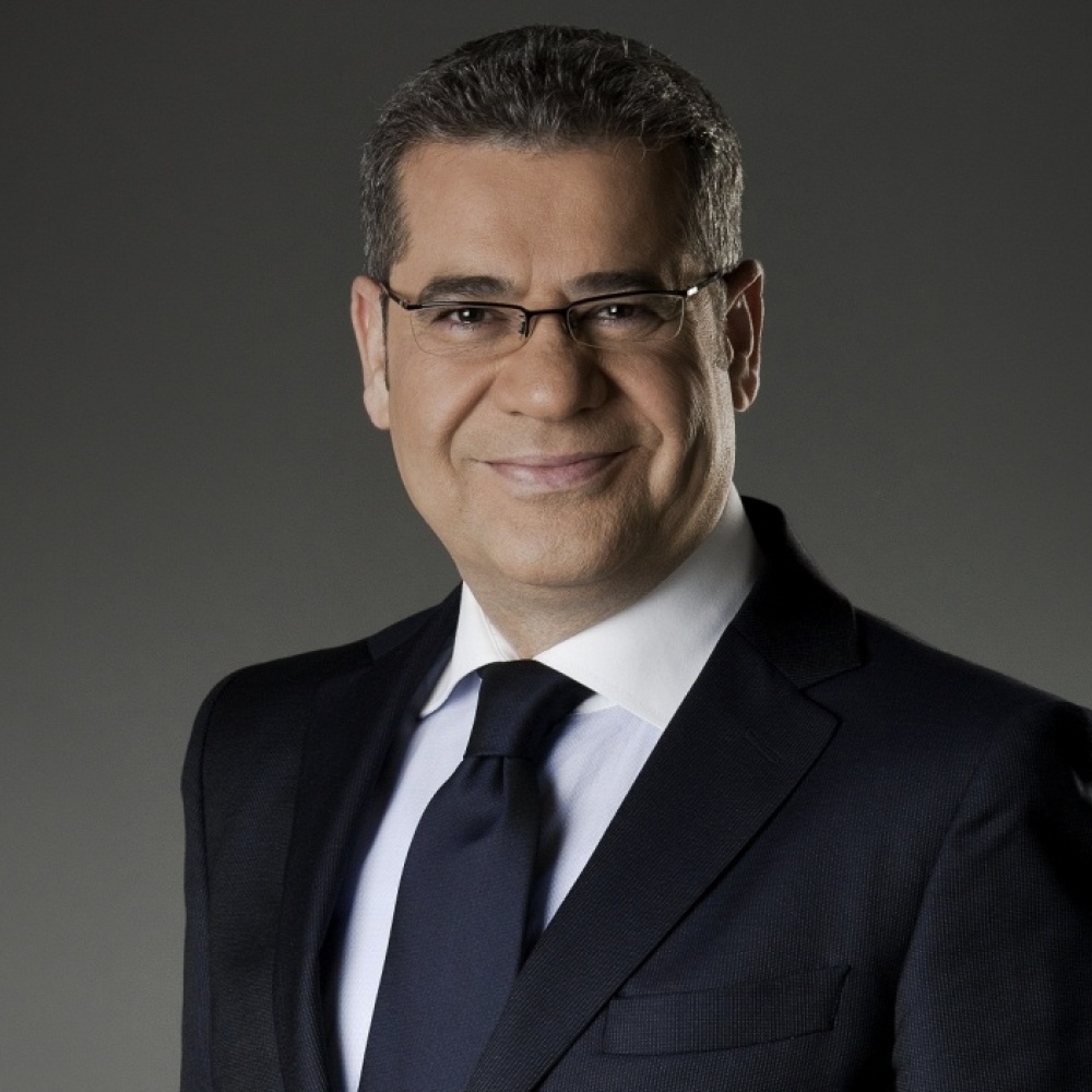 فيديو: مذيع صدى الملاعب يحرج زميلته على الهواء