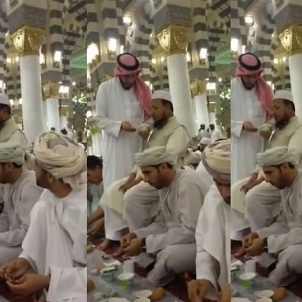 بالفيديو: سعودي يساعد معوّقاً على تناول إفطاره بالمسجد النبوي