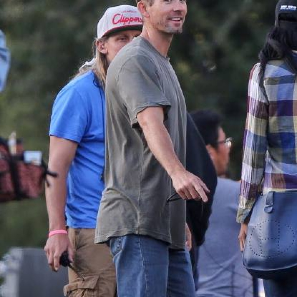 ترى هل سينجح شقيق الممثل الراحل بول والكر في أداء ما تبقى من مشاهد سلسلة الأفلام FAST & FURIOUS ؟