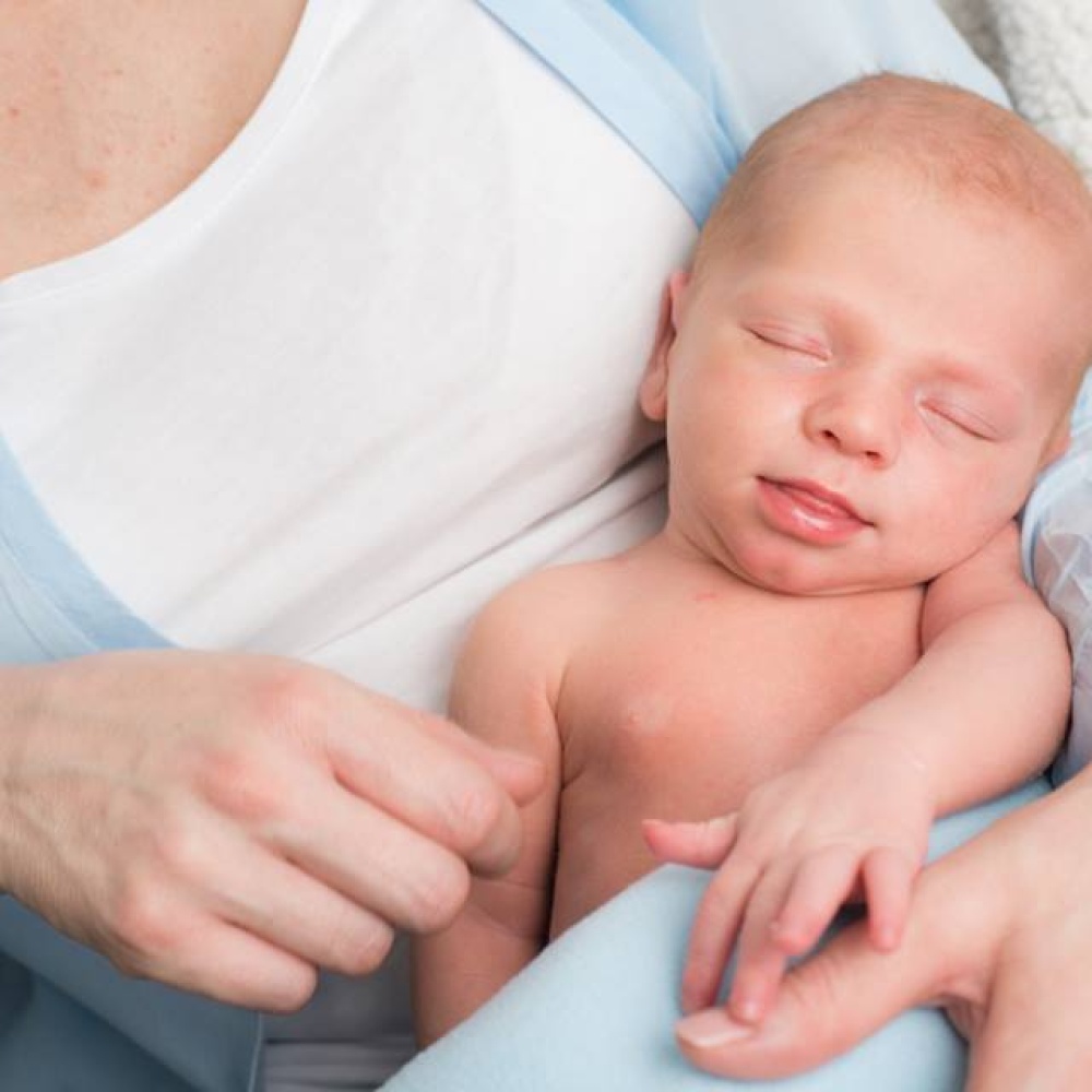 صوت الأم أول صوت يميزه المولود