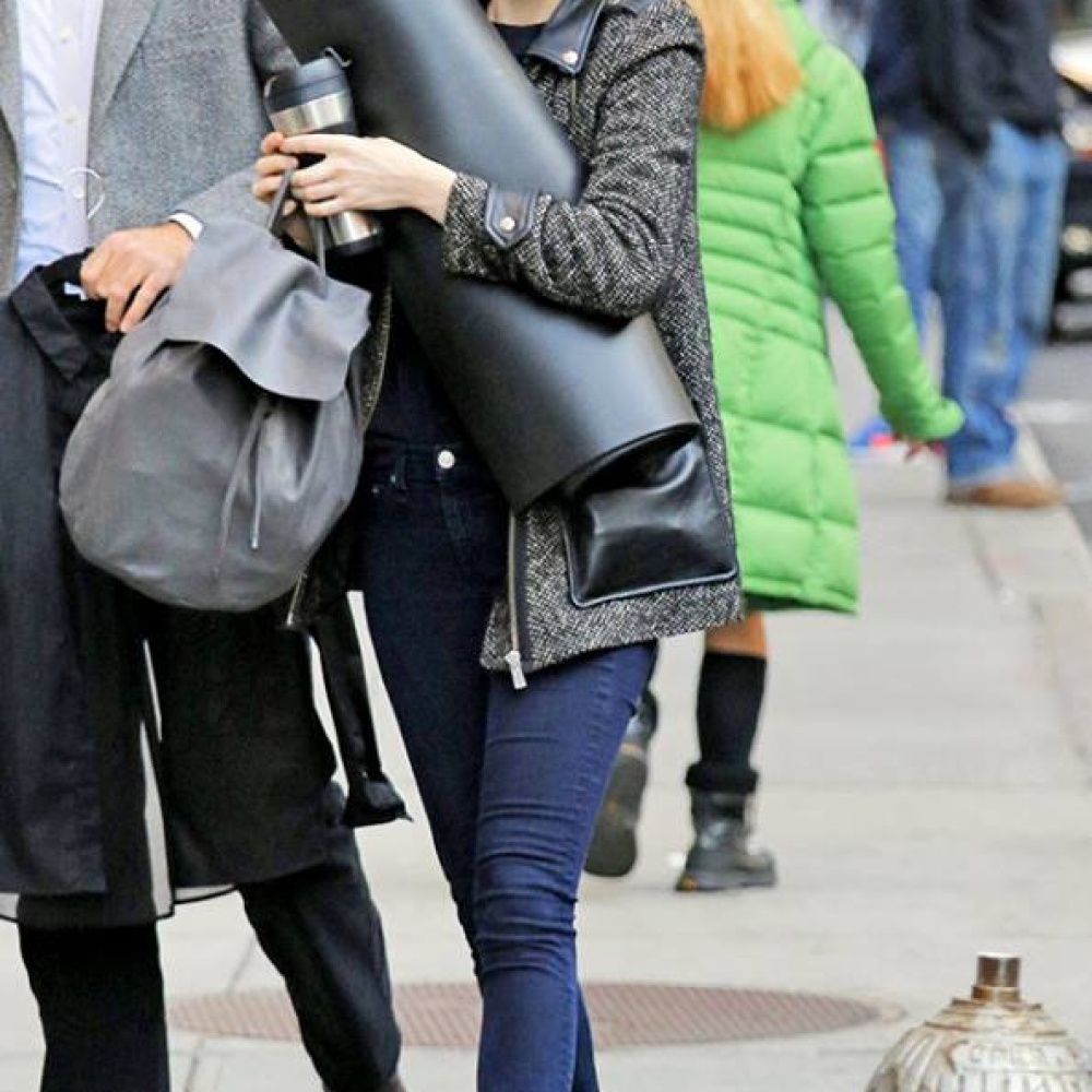 ما سبب الابتسامة العريضة لإيما ستون؟