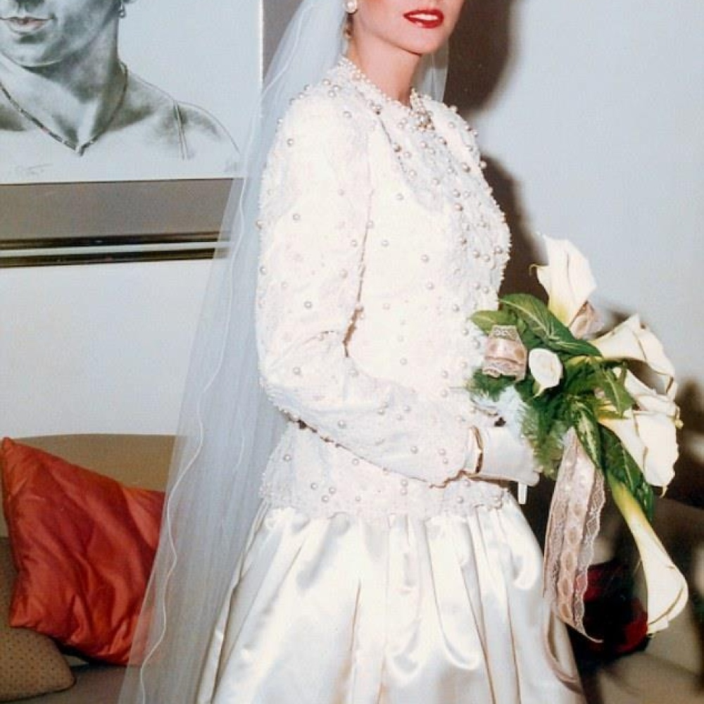 صورة نادرة لصوفيا فيرغارا من حفل زفافها عام 1991