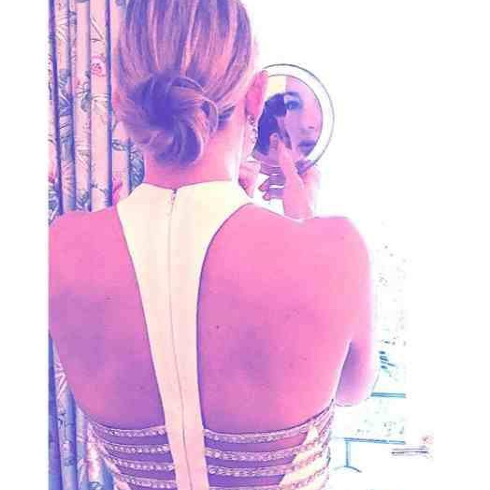 هل استعارت كيت هيدسون بوستر اليسا؟