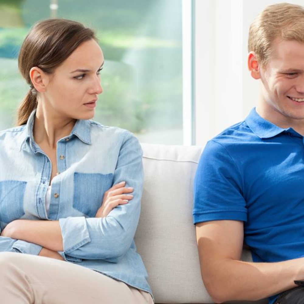 للزوجة .. كيف تتعاملين مع إهمال زوجك لك؟ 