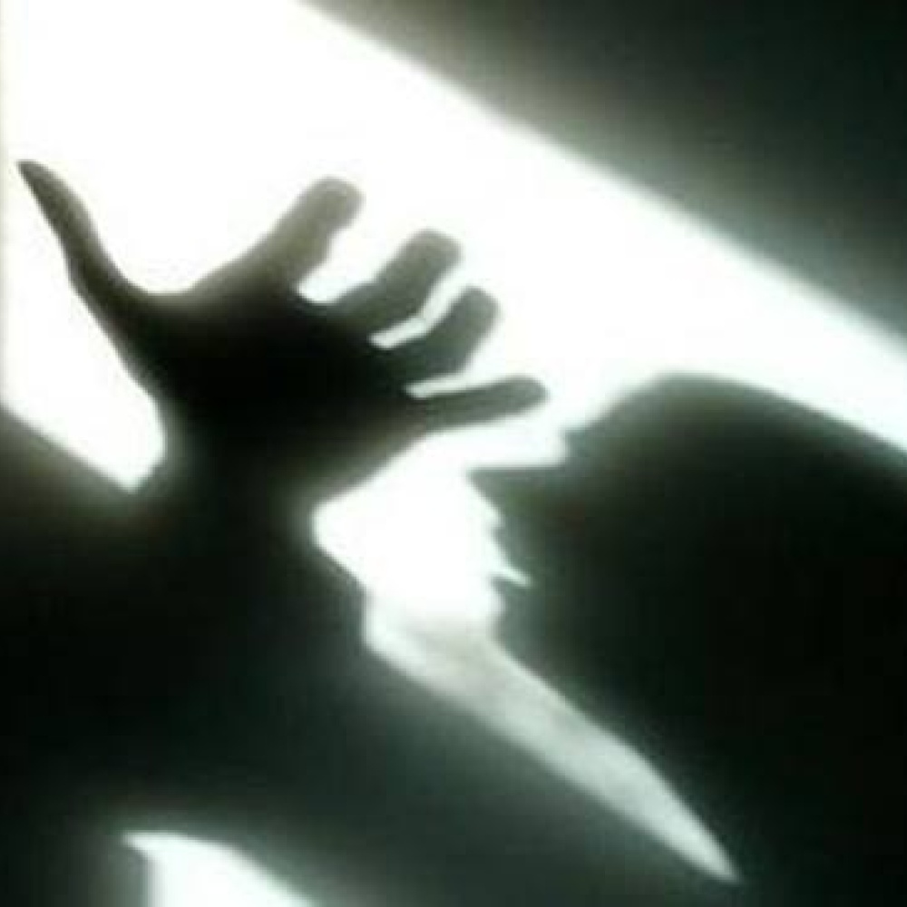 في دبي: إمرأة تقفز من الطابق الثالث والسبب...