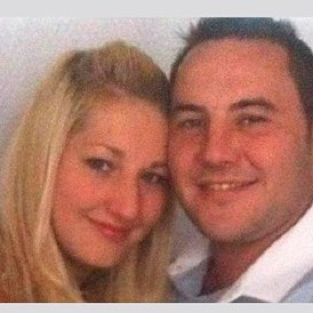 شاب يضحي بنفسه لينقذ خطيبته من موت مؤكد 