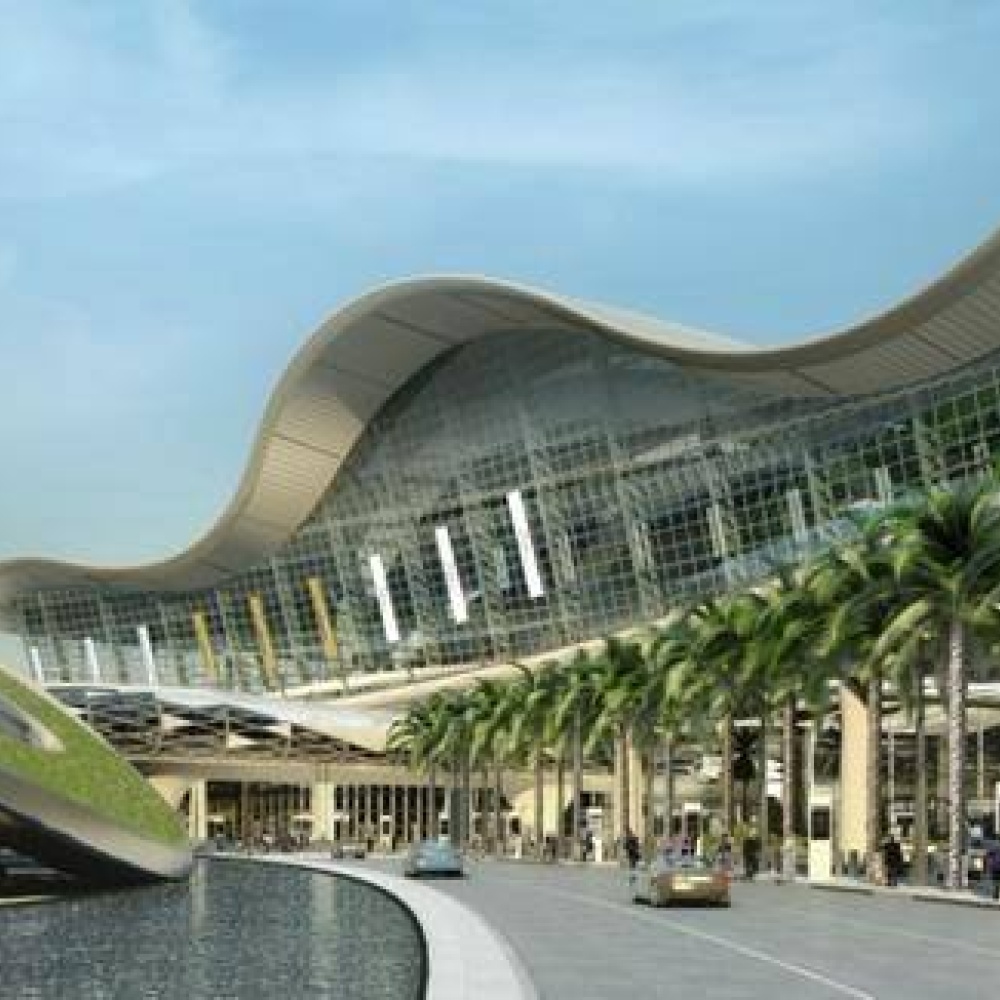 السلطات الأمنية بالإمارات توقف مسافرا بريطانيا بسبب ... ؟