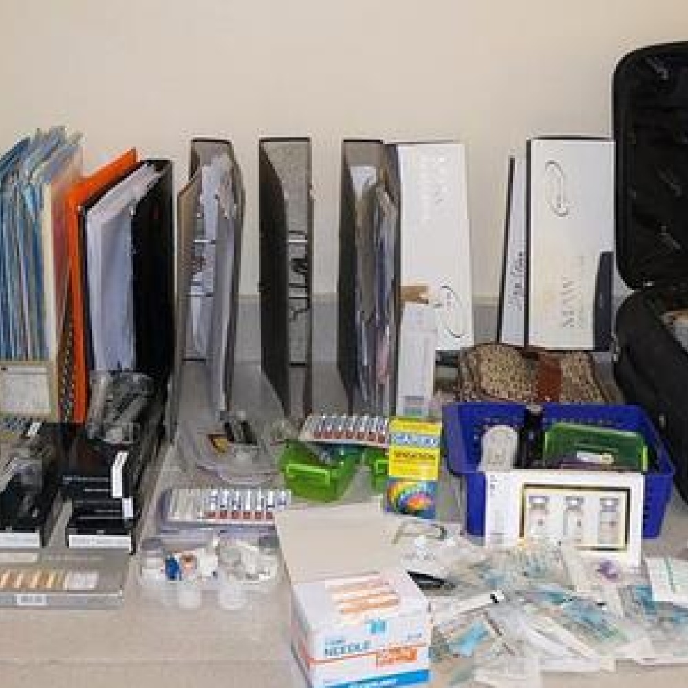 مساعد طباخ يجري عملية شفط دهون لمواطن