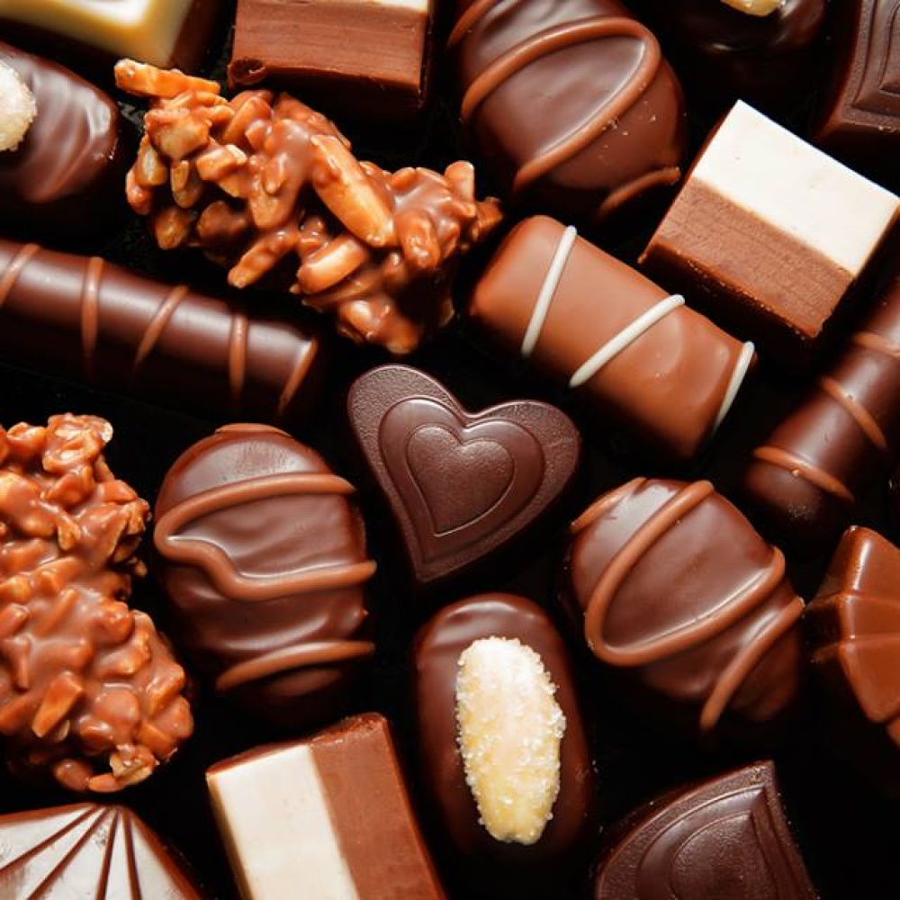 خبراء.. الشوكولاتة البيضاء تفيد في تخفيف أعراض الشلل الرعاش