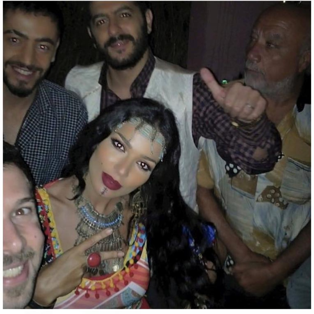 نادين نجيم تشارك متابعيها على الانستقرام هذه الصورة اثناء تصوير مسلسلها الذي سيعرض قريبا "سمرا"