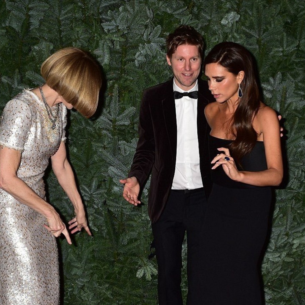 مالذي شغل نجوم الموضة في حفل Evening Standard Awards؟؟