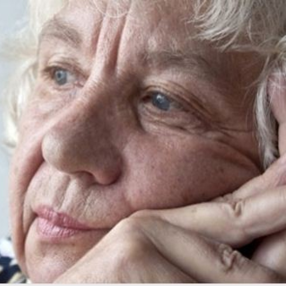 تسعينية حامل بجنين عمره 40 عاماً