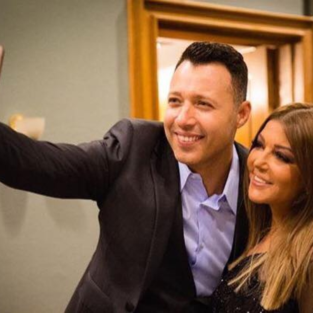 سيلفي لأحمد فهمي مع سميرة سعيد في كواليس برنامج شيري استوديو