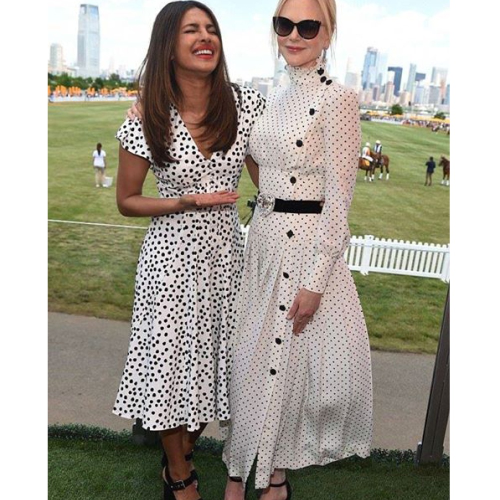 صورة طريفة تجمع كلا من نيكول كيدمان وبريانكا شوبرا في سباق البولو في نيوجيرسي