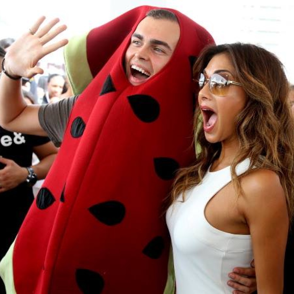 نيكول شوارزينيغر تستمتع بأوقاتها لدى زيارتها لمهرجان Taste of Dubai