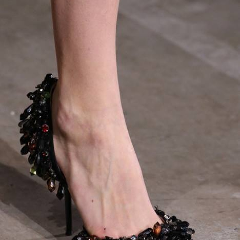 حذاء بتصميم أنيق من Rochas عُرض ضمن أسبوع باريس لأزياء الخريف