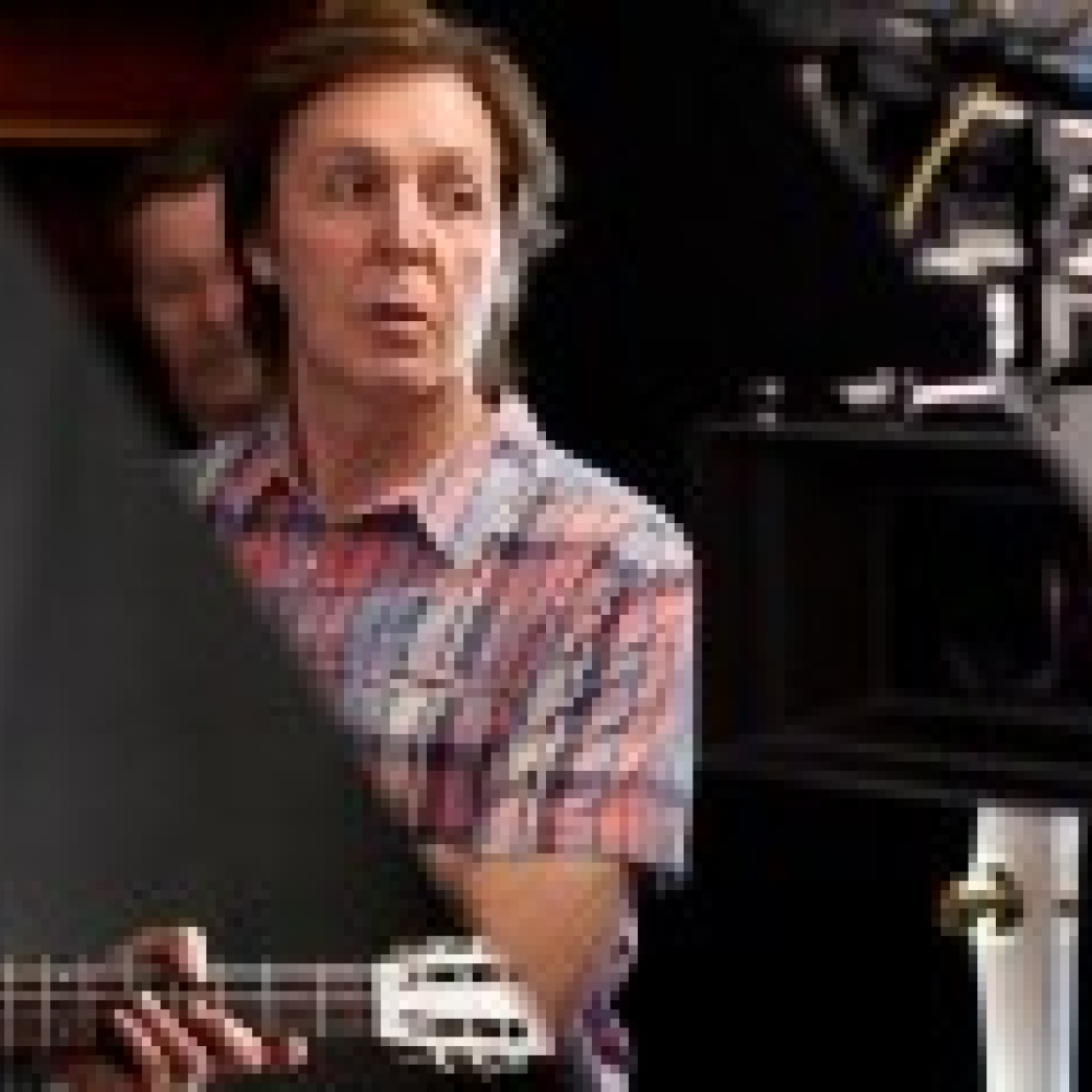 جوني ديب وبورتمان بطلا كليب بول مكارتني الجديد