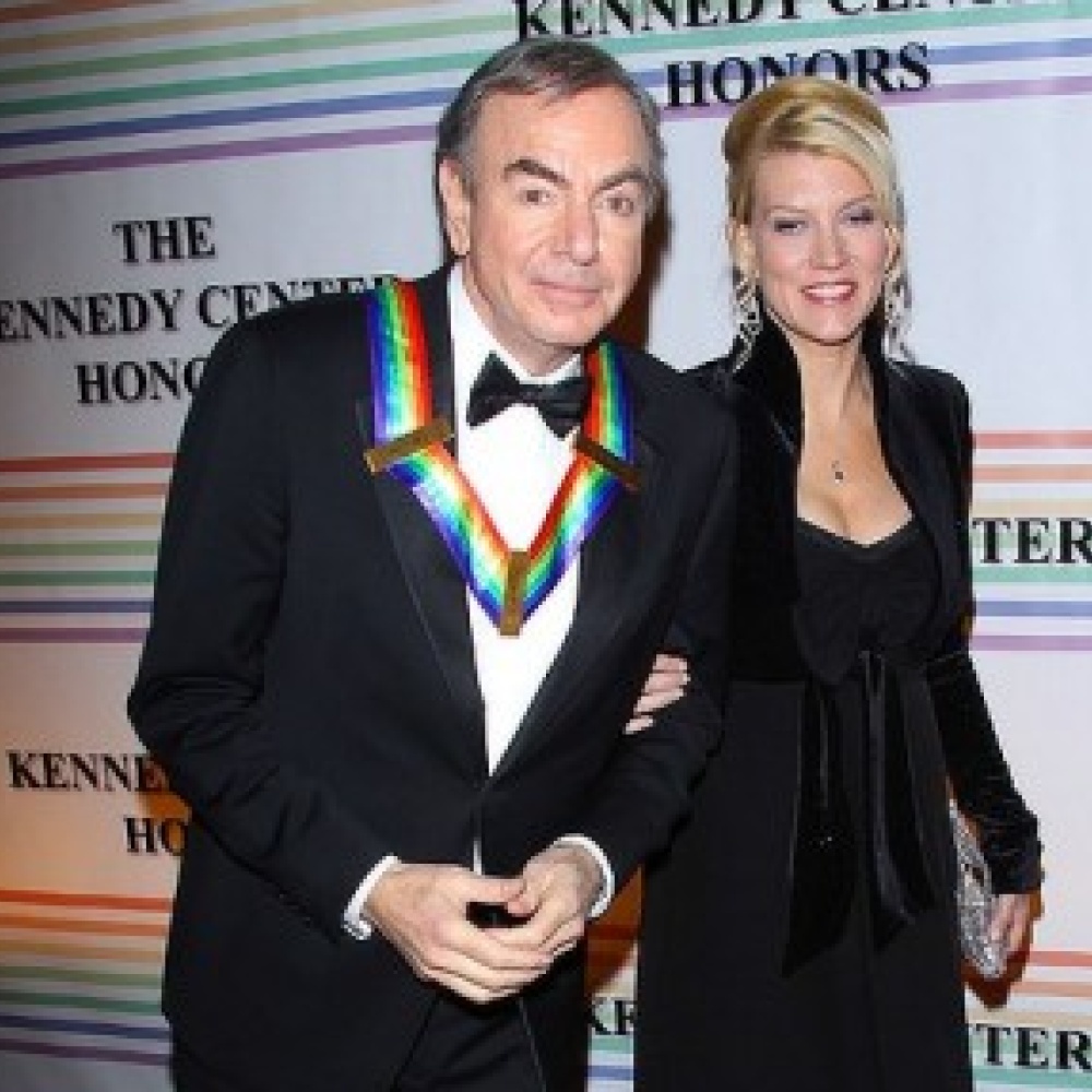 نيل دايموند عريس للمرة الثالثة 