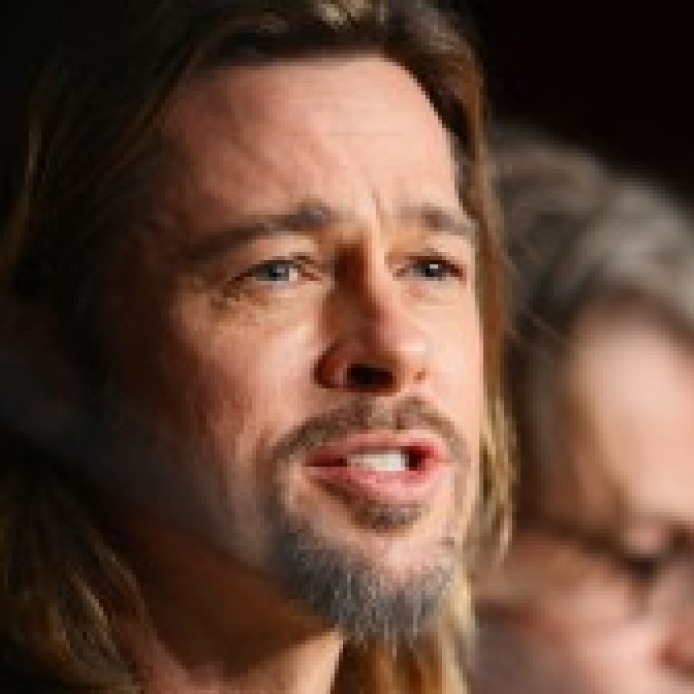 براد بيت ينفي مهاجمة أوباما في فيلمه الجديد 