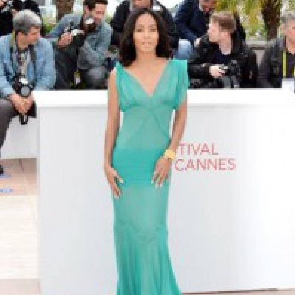 جادا سميث بإطلالة  البرتا فيريتي    