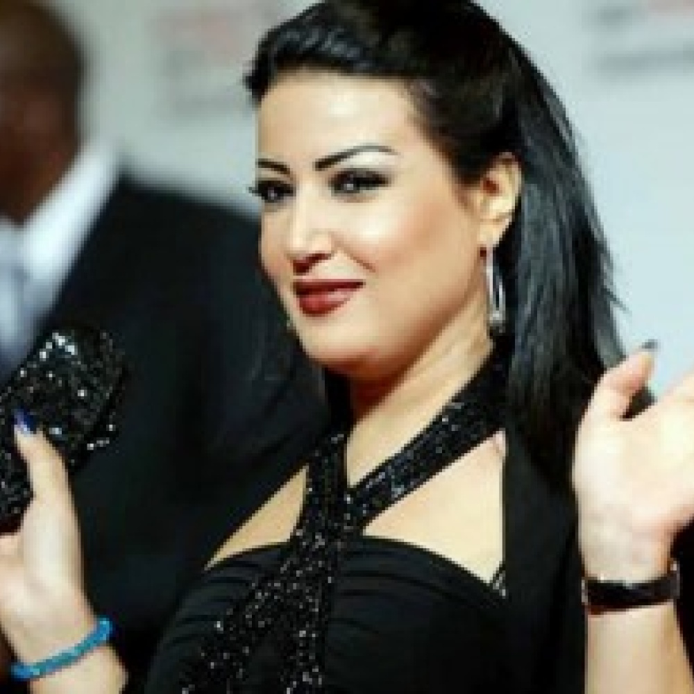 سمية الخشاب إلى الإسكندرية بعد عزاء زوجها  