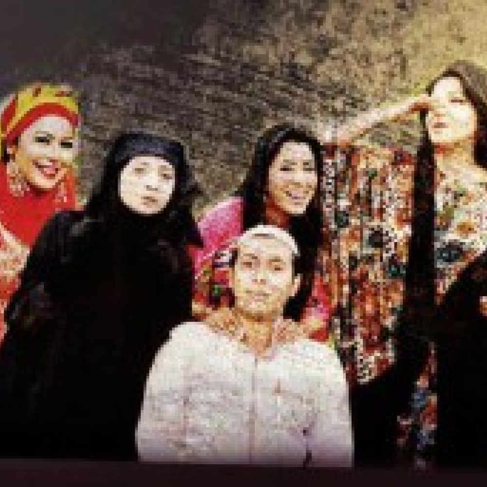 مصطفى شعبان يثير غضب زوجاته   