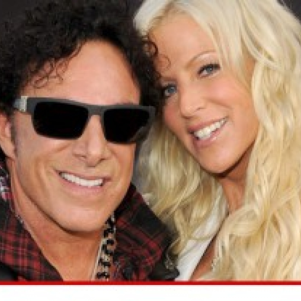  ميشيل صلاحي ونيل شون