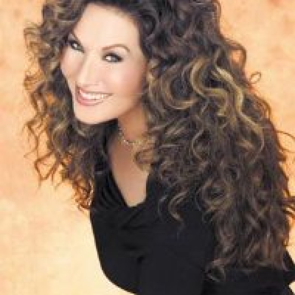 ولد في مثل هذا اليوم من المشاهير وحظك مع الأبراج