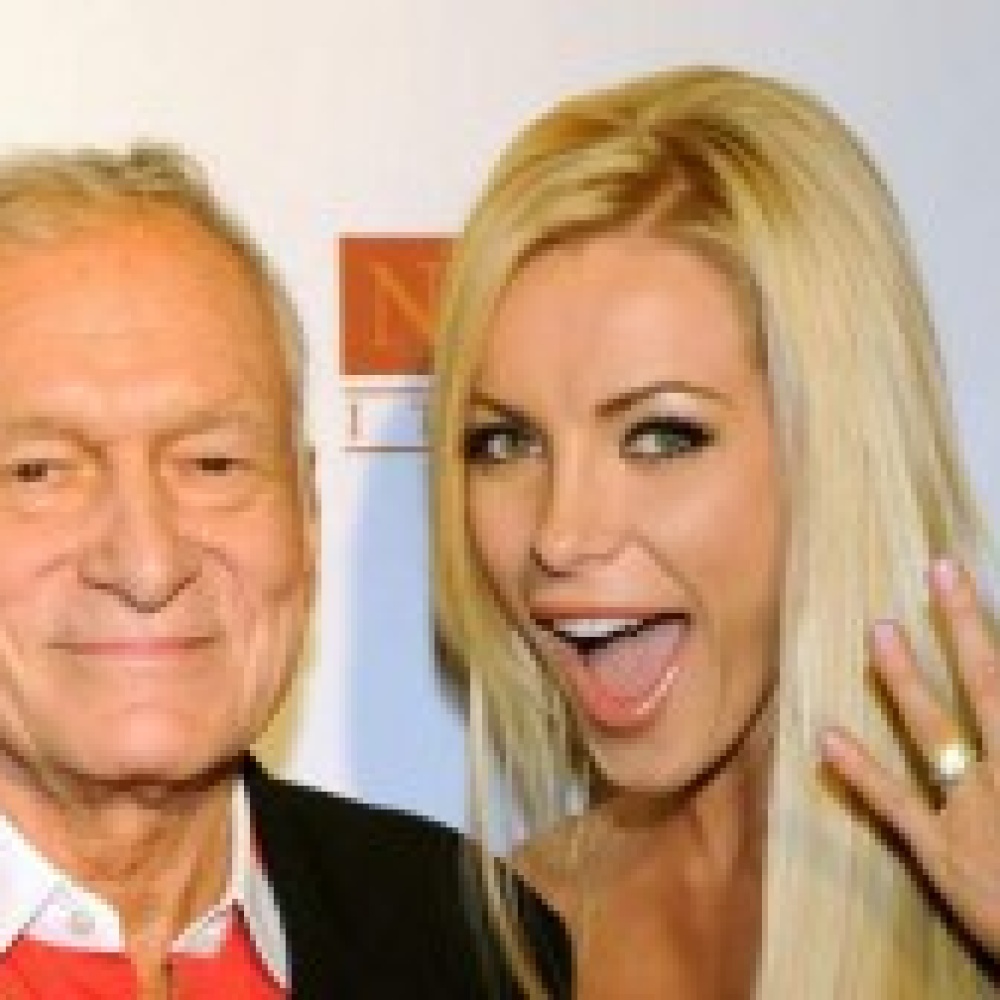 زواج مؤسس بلاي بوي من عارضة أزياء