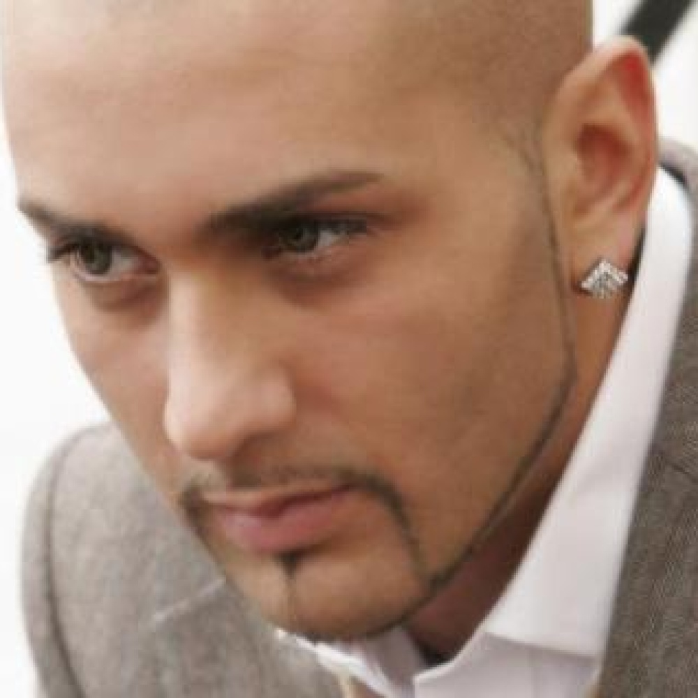 ولد في مثل هذا اليوم من المشاهير وحظك مع الأبراج