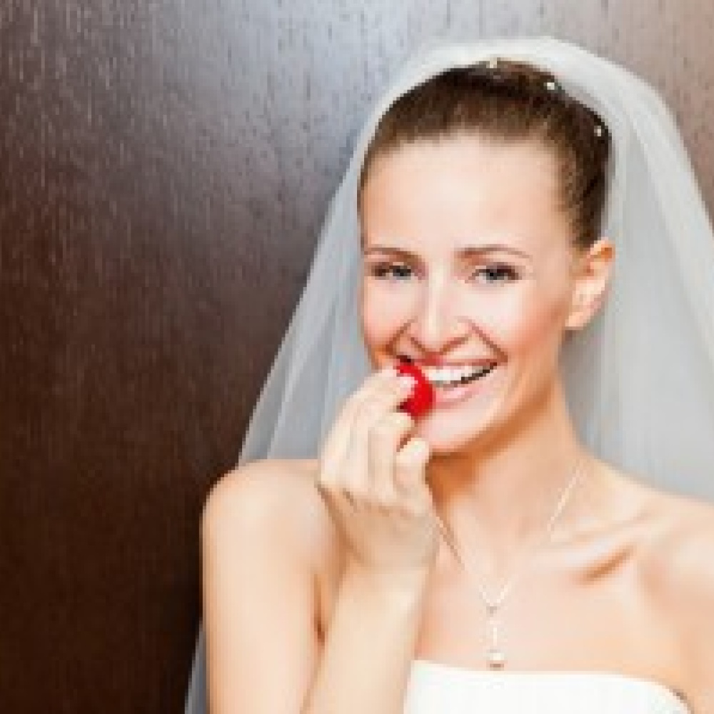 تألقي أيتها العروس بفاكهة الفراولة