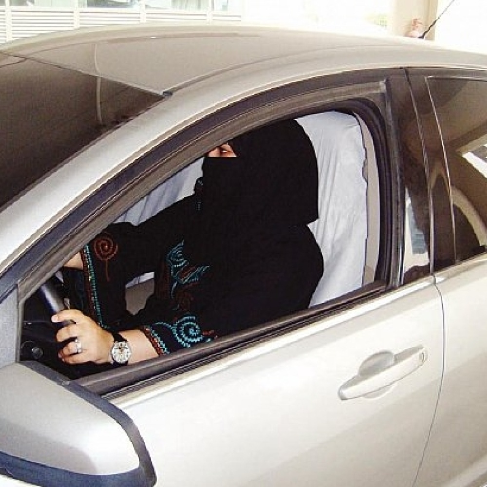 منزل سيارة طقم الماس قيمة رضاوة للزوجة السعودية!!