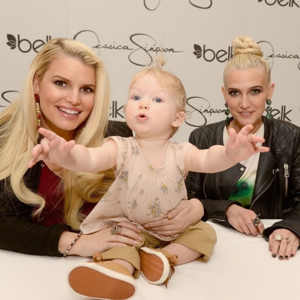 أحدث ظهور لابنة النجمة Jessica Simpson