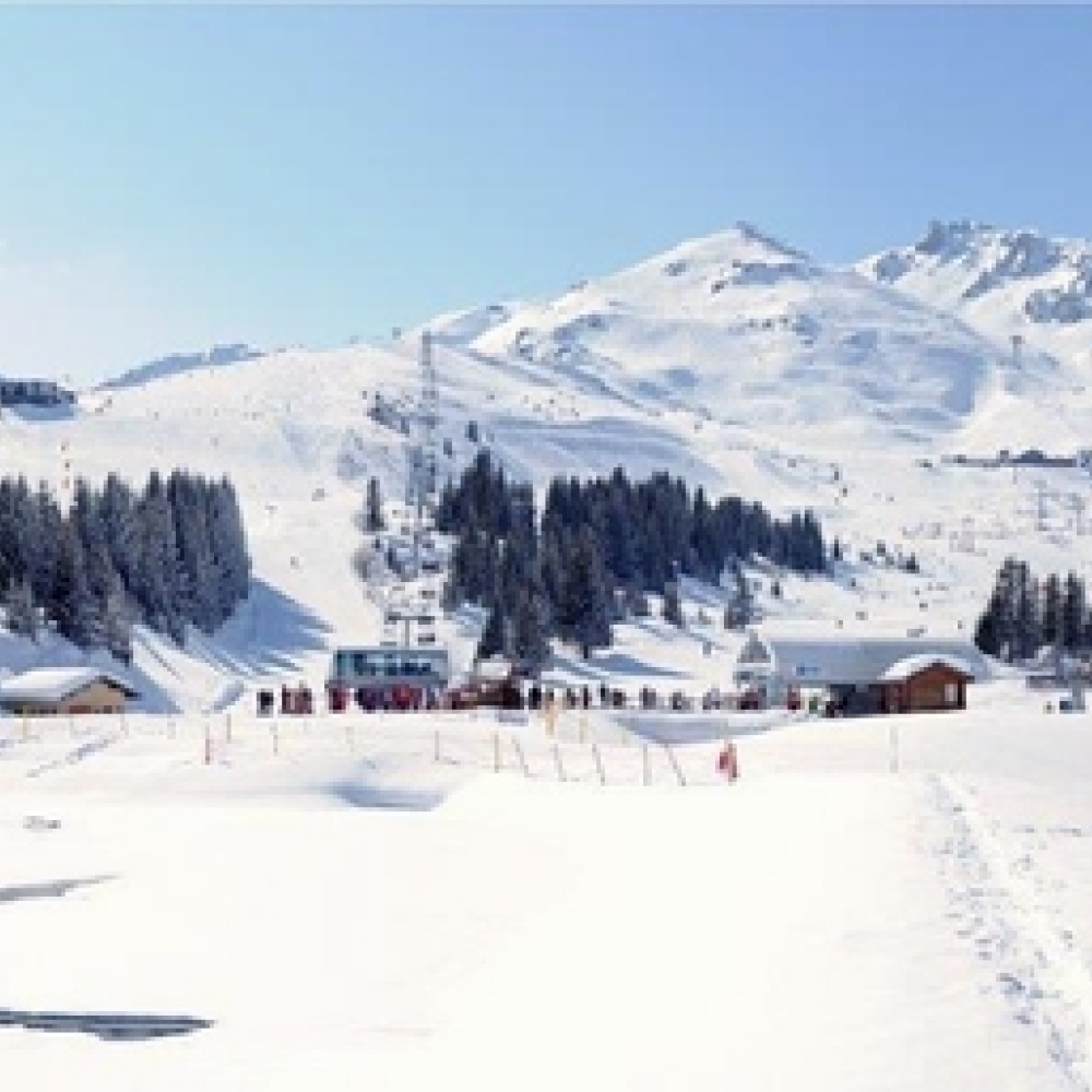  منطقة التزلج في كورشوفيل بجبال الألب الفرنسية