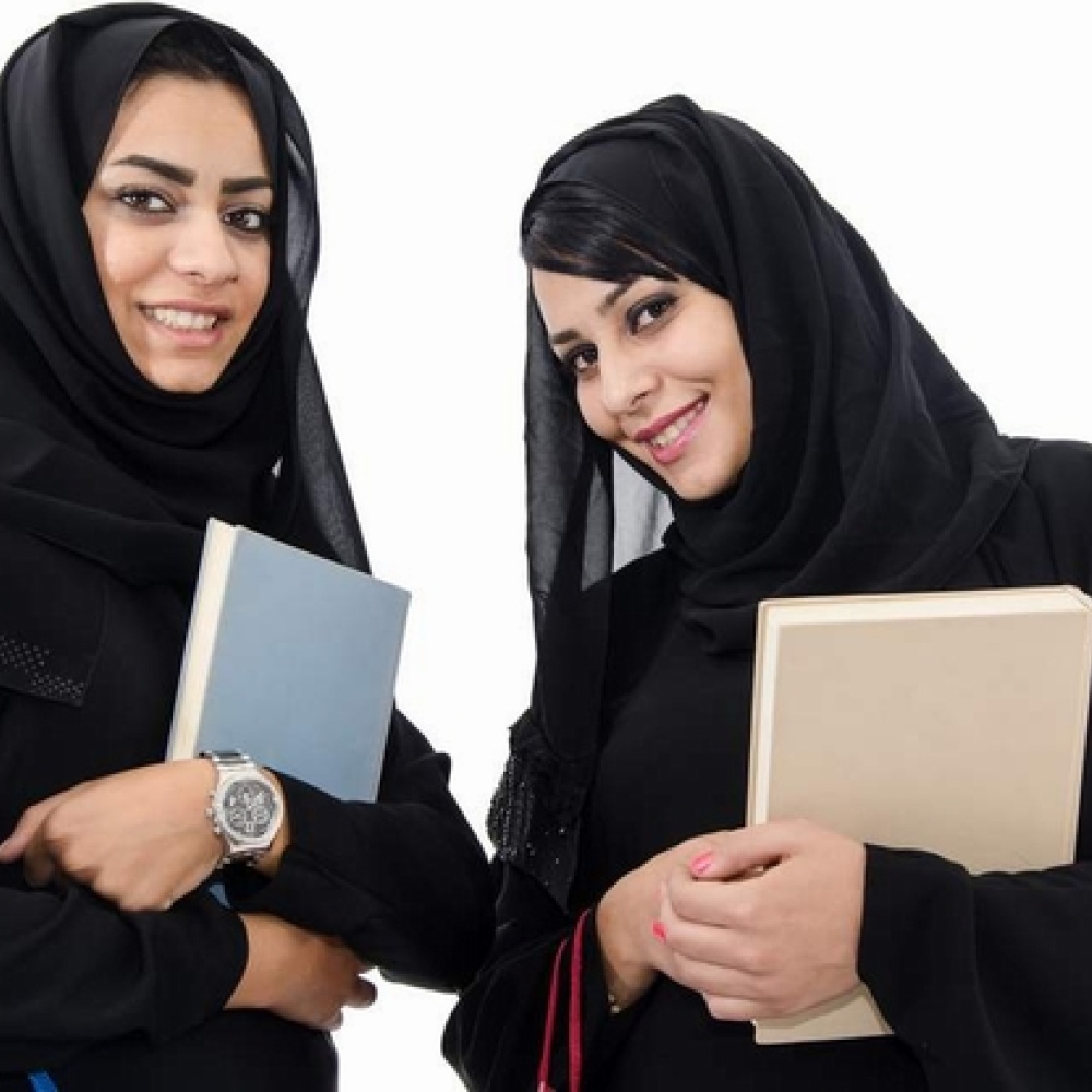 كيف تحمي المرأة السعودية خصوصيتها في المناسبات؟