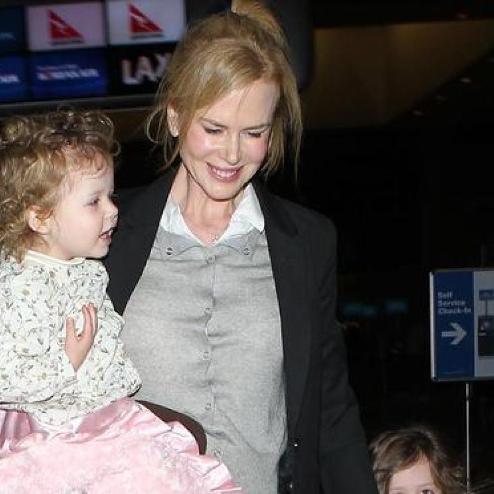  Nicole Kidman مع ابنتيها
