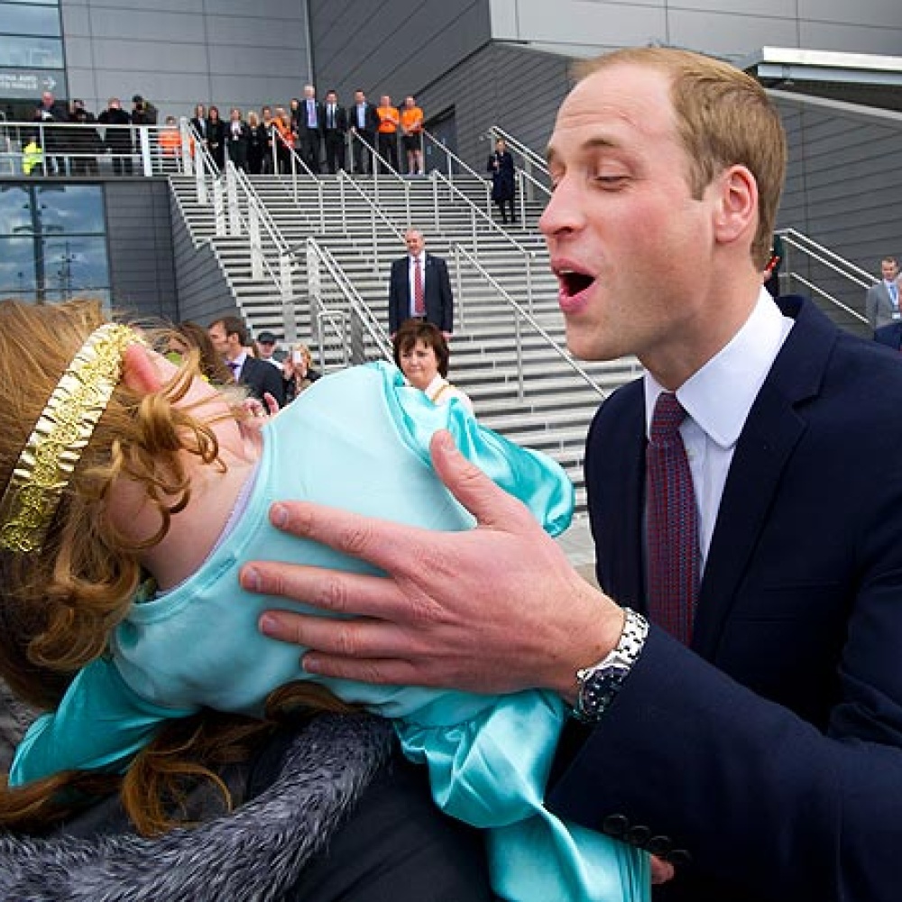 طفلة اسكتلندية تحرج الأمير William وتعشق Kate