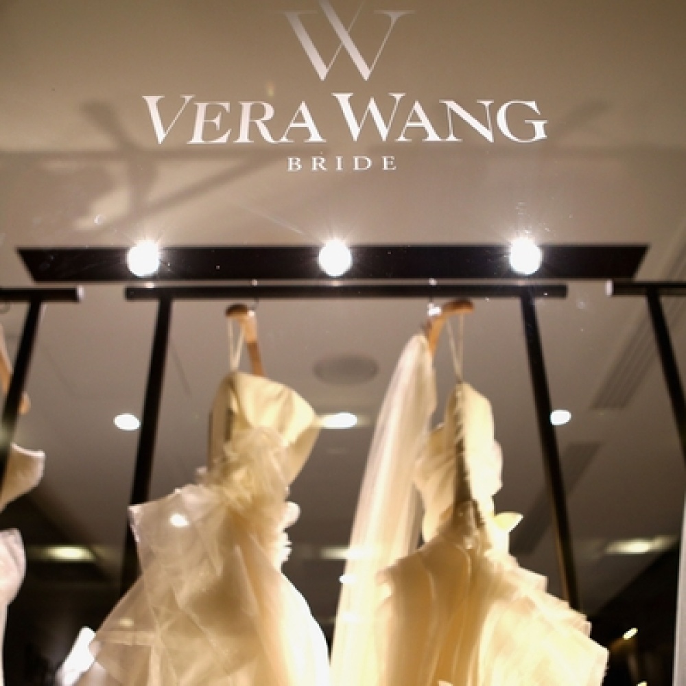 جربي فستان زفاف فيرا وانغ بـ500 دولار