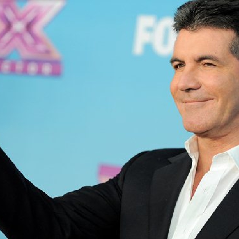 سيمون كويل يرغب بالتوافق بين حكام The X Factor