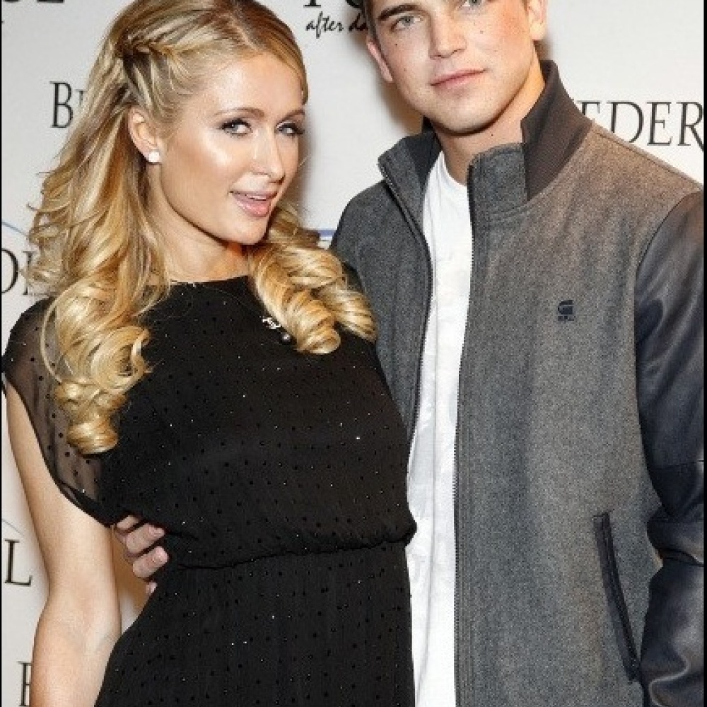 باريس هيلتون مغرمة وتفكر بالزواج قريباً