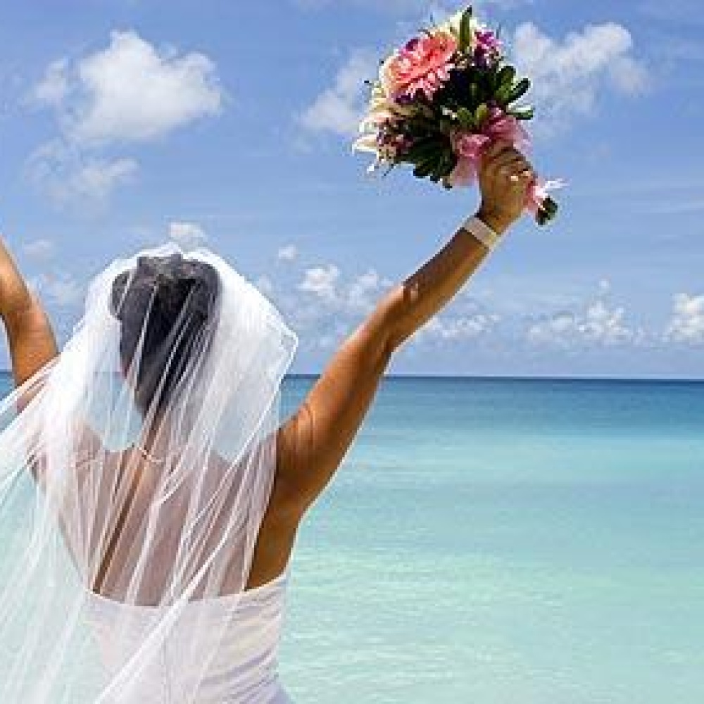 تايوانية تتزوج نفسها وتقيم زفافاً