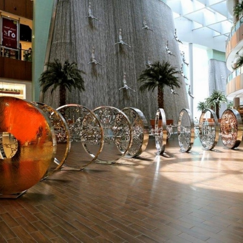 دبي مول يحيي شهر رمضان بعرض تحفٍ من الفن الإسلامي