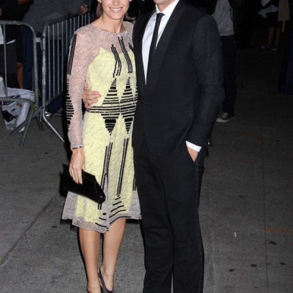 خطوبة سيث مايرز وإليكسي آش