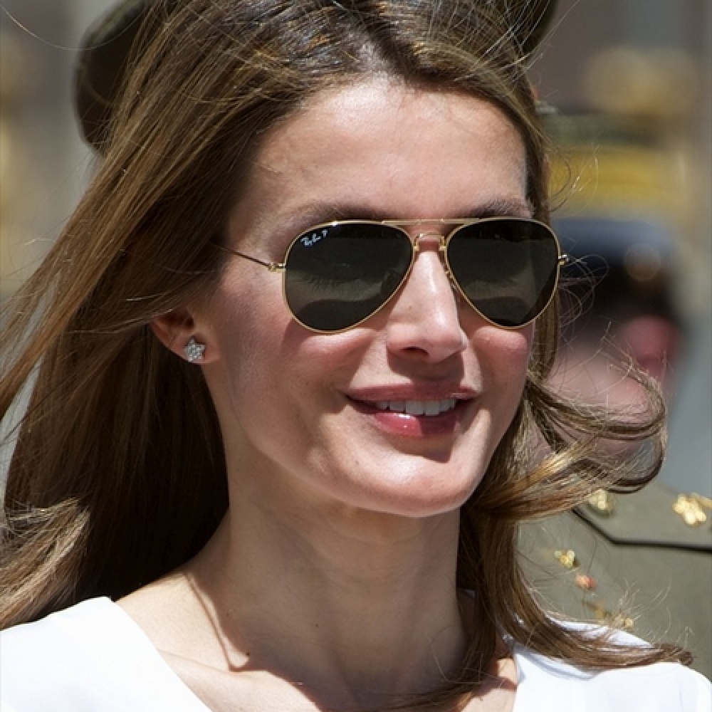 الأميرة ليتيسيا اثناء حضورها لعرض عسكري في سرقسطة