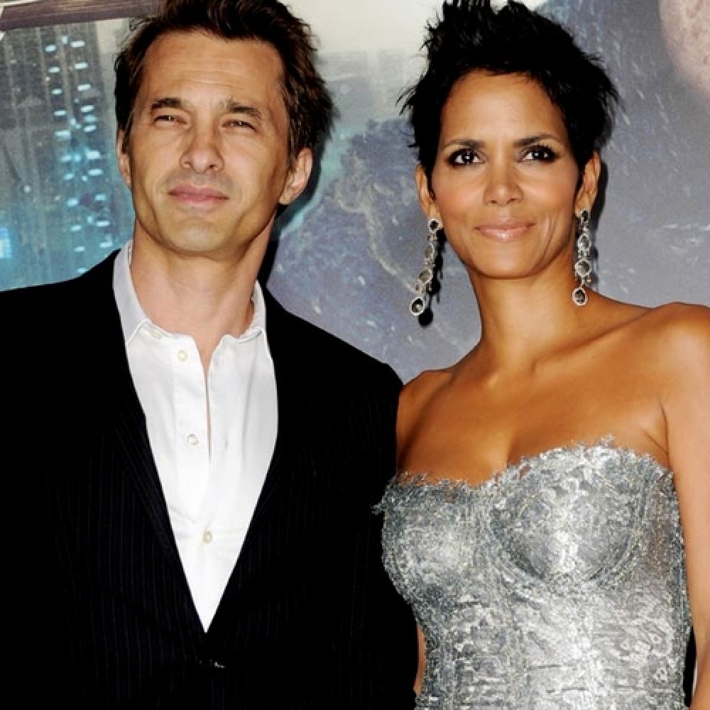 زواج هالي بيري وأولييفيه مارتينز هذا الأسبوع