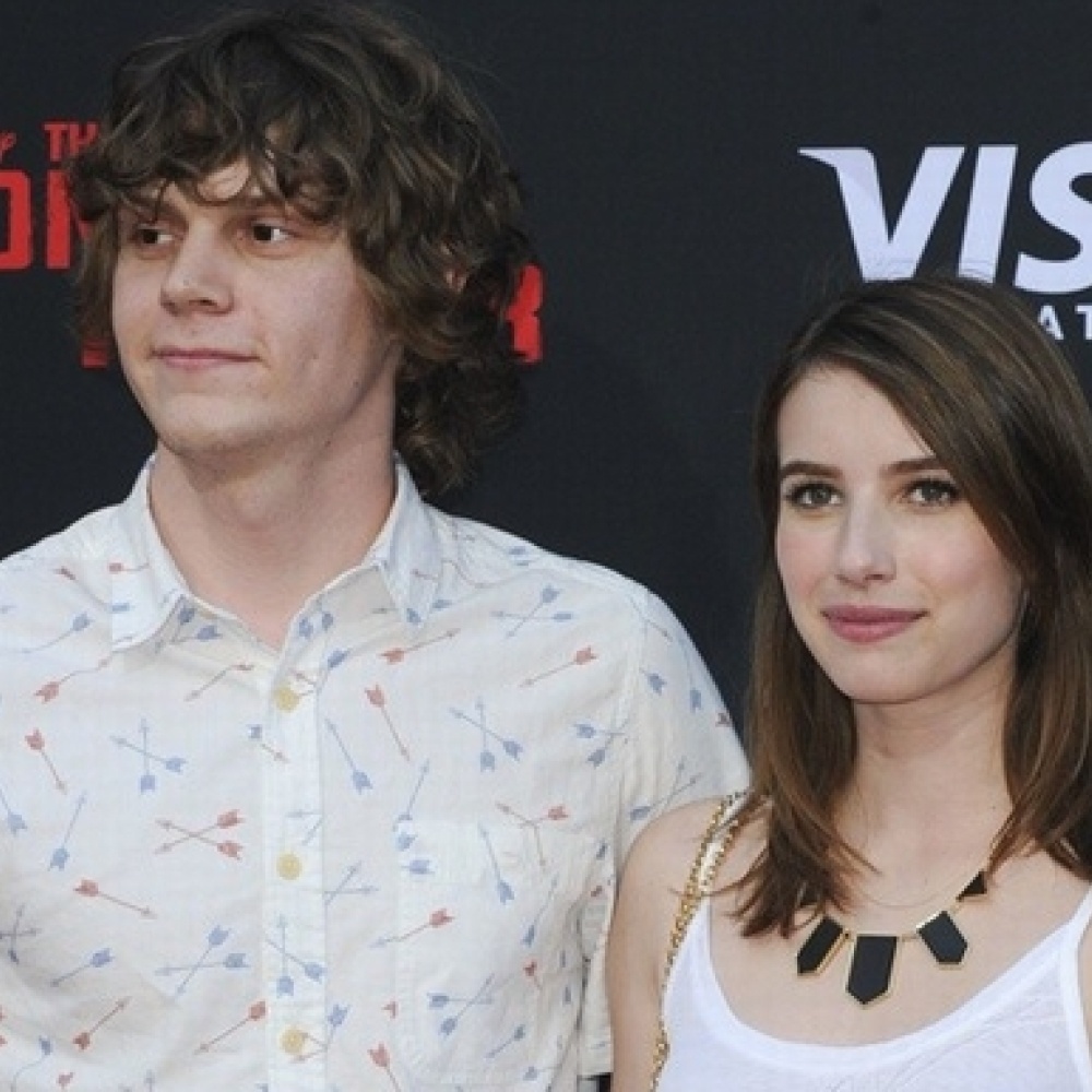 القبض على إيما روبرتس بتهمة العنف المنزلي