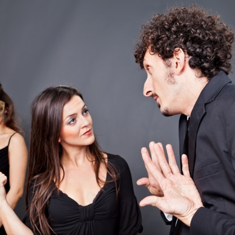 هل تكون أخت الزوج  حماة متخفية ...؟!