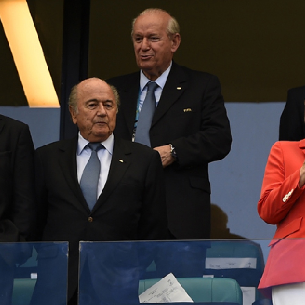 فرحة ميركل بعد فوز ألمانيا على البرتغال